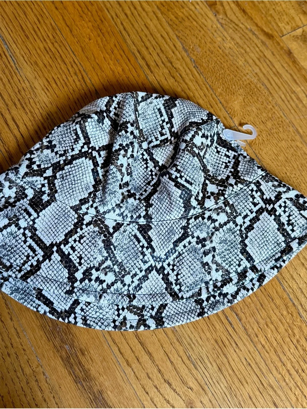 NEW Urban Outfitters Faux Leather Snake Skin Pattern Unisex Bucket Hat